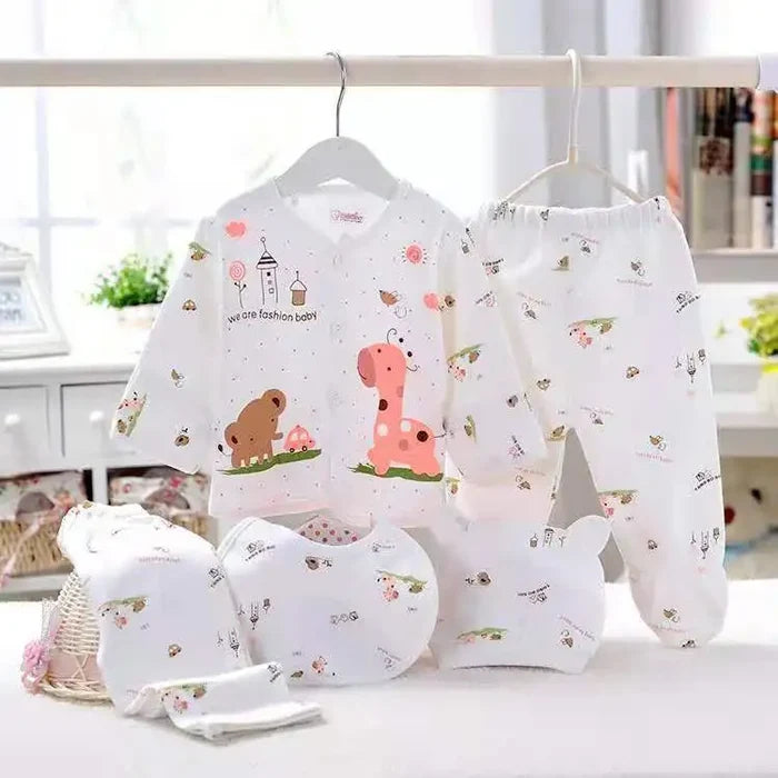 pink-giraffe / newborn