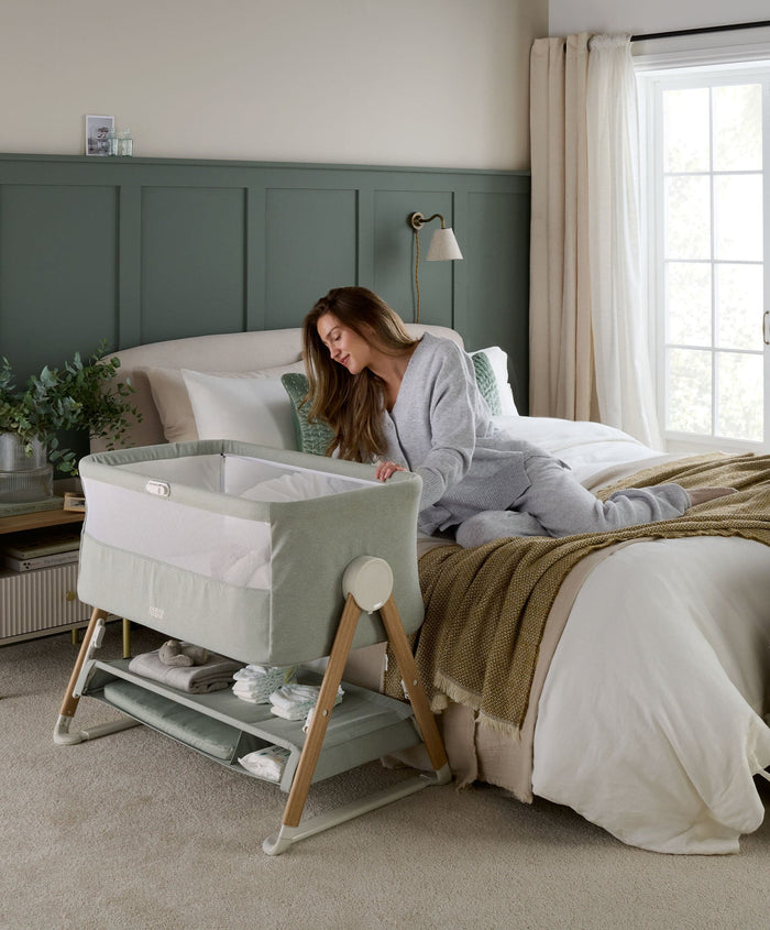 Mamas & Papas Lua Bedside Crib and Sheet Bundle - Sage/Cosmic Sky