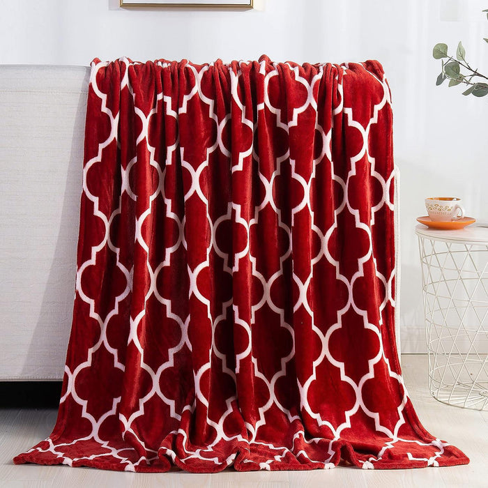 Quatrefoil Red / 60"x50"