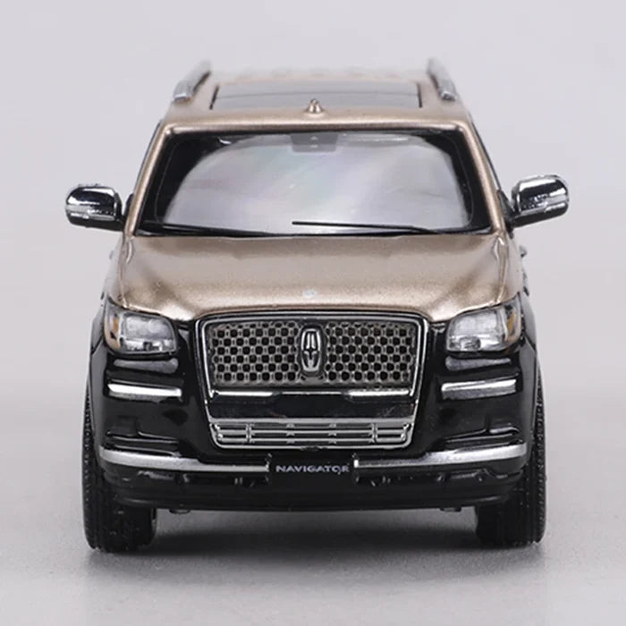 SHADOW PRO 1:64 Lincoln Navigator L Black/Silver Alloy Model Car