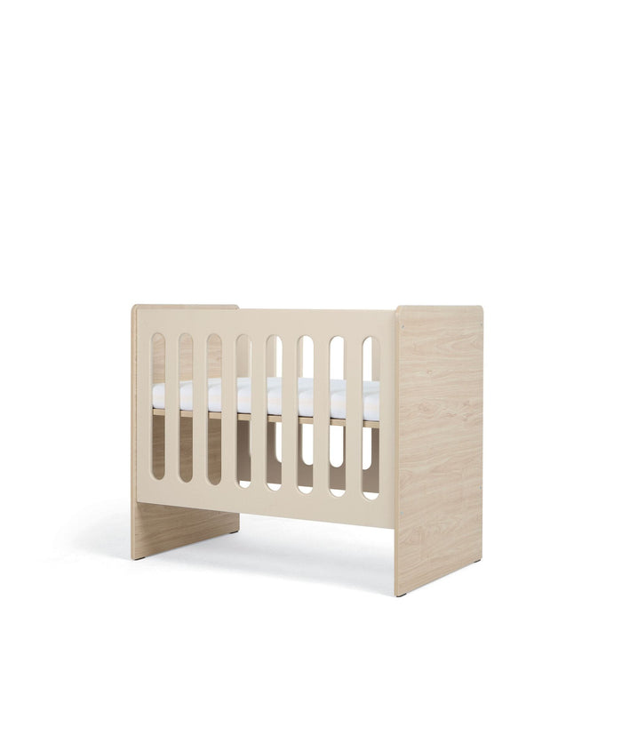 Mamas & Papas Furniture Sets Vyne Mini Cot with Essential Airflow Fibre Mini Cot Mattress & Sheets (4 Piece) - Cashmere/Oak